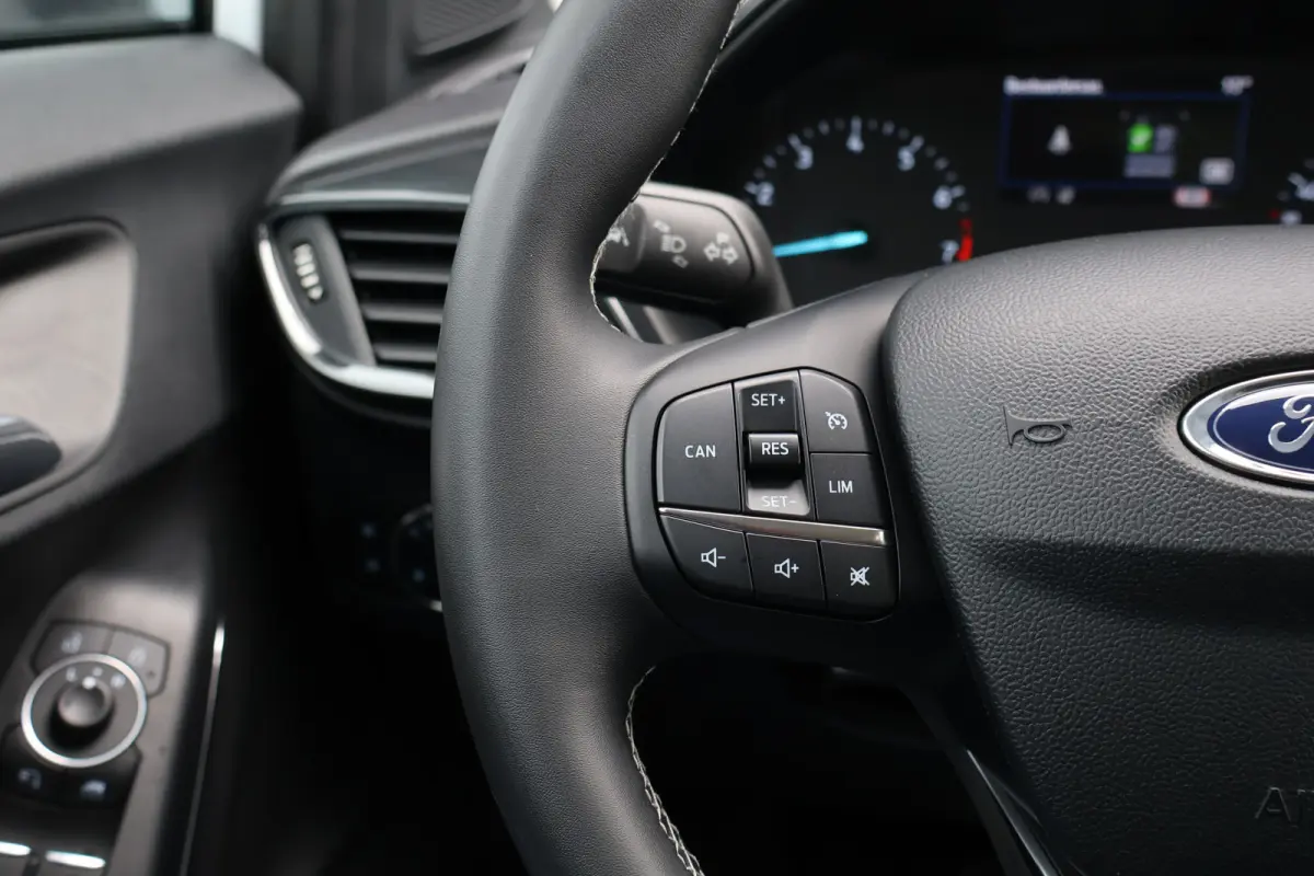 1.0 EcoBoost Titanium Automaat | 125pk | Apple Carplay / Android Auto | 17 Inch | DAB+ radio | Cruise Control