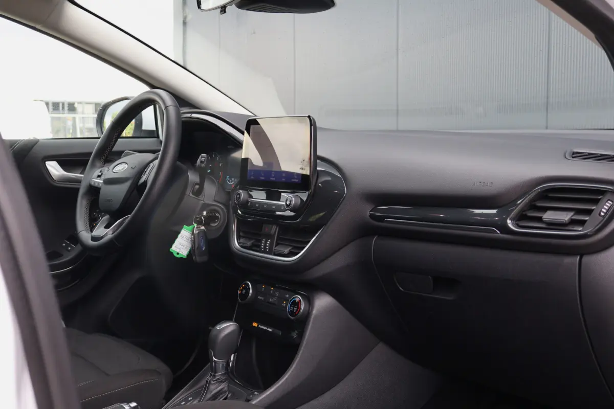 1.0 EcoBoost Titanium Automaat | 125pk | Apple Carplay / Android Auto | 17 Inch | DAB+ radio | Cruise Control
