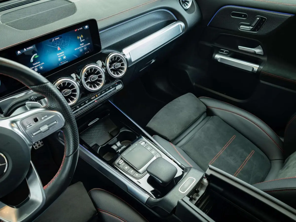 300 4MATIC AMG Line 7p. 67 kWh | Panorama dak