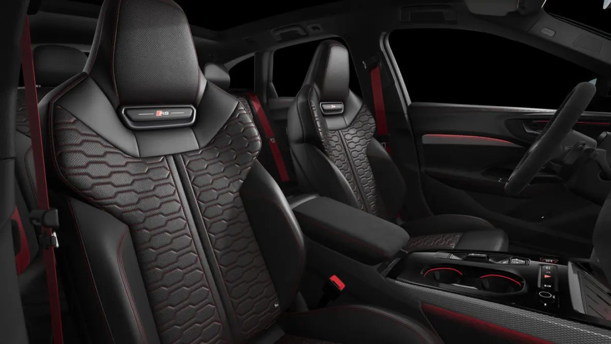 Avant RS 5 quattro Panorama-glasdak | Carbon pakket | RS keramische remmen | Trekhaak | Bang & Olufsen Premium Soundsystem |