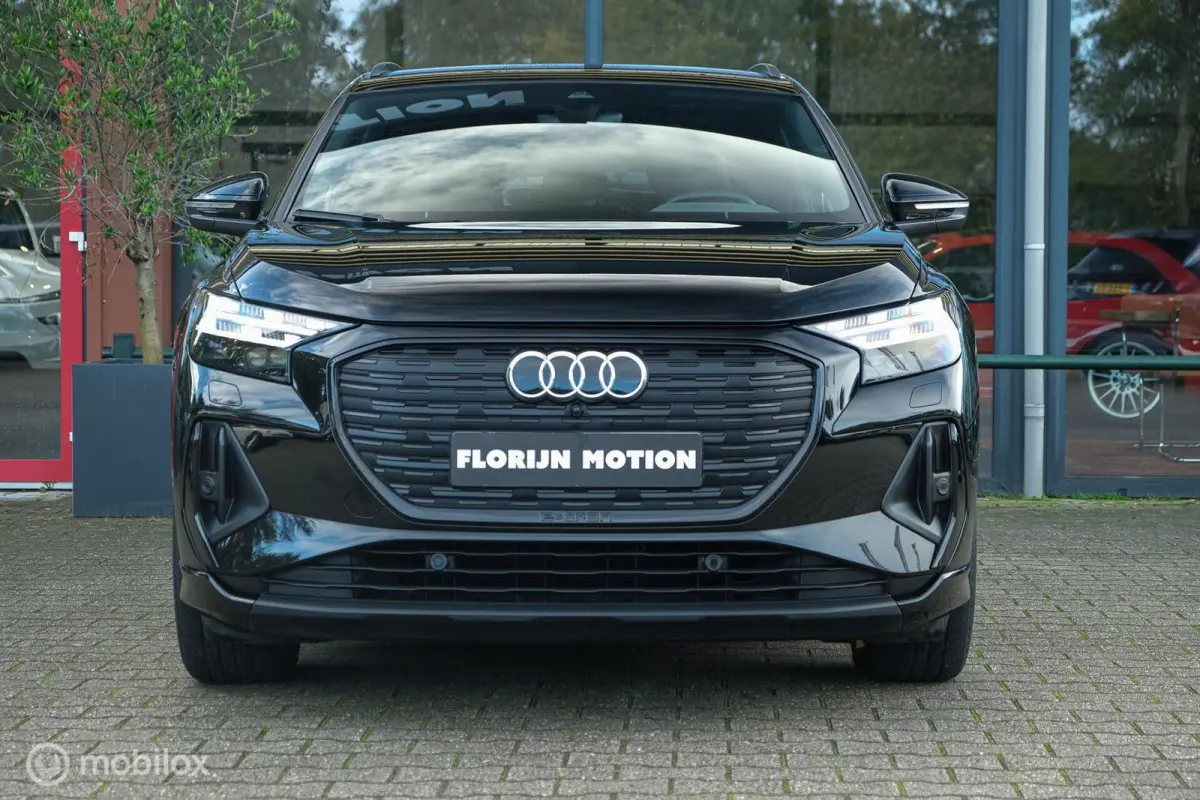 35 Advanced edition S-line 55 kWh | Stoelverwarming | ACC | 20 Inch | Trekhaak | LED | Led matrix | Camera | Sportstoelen