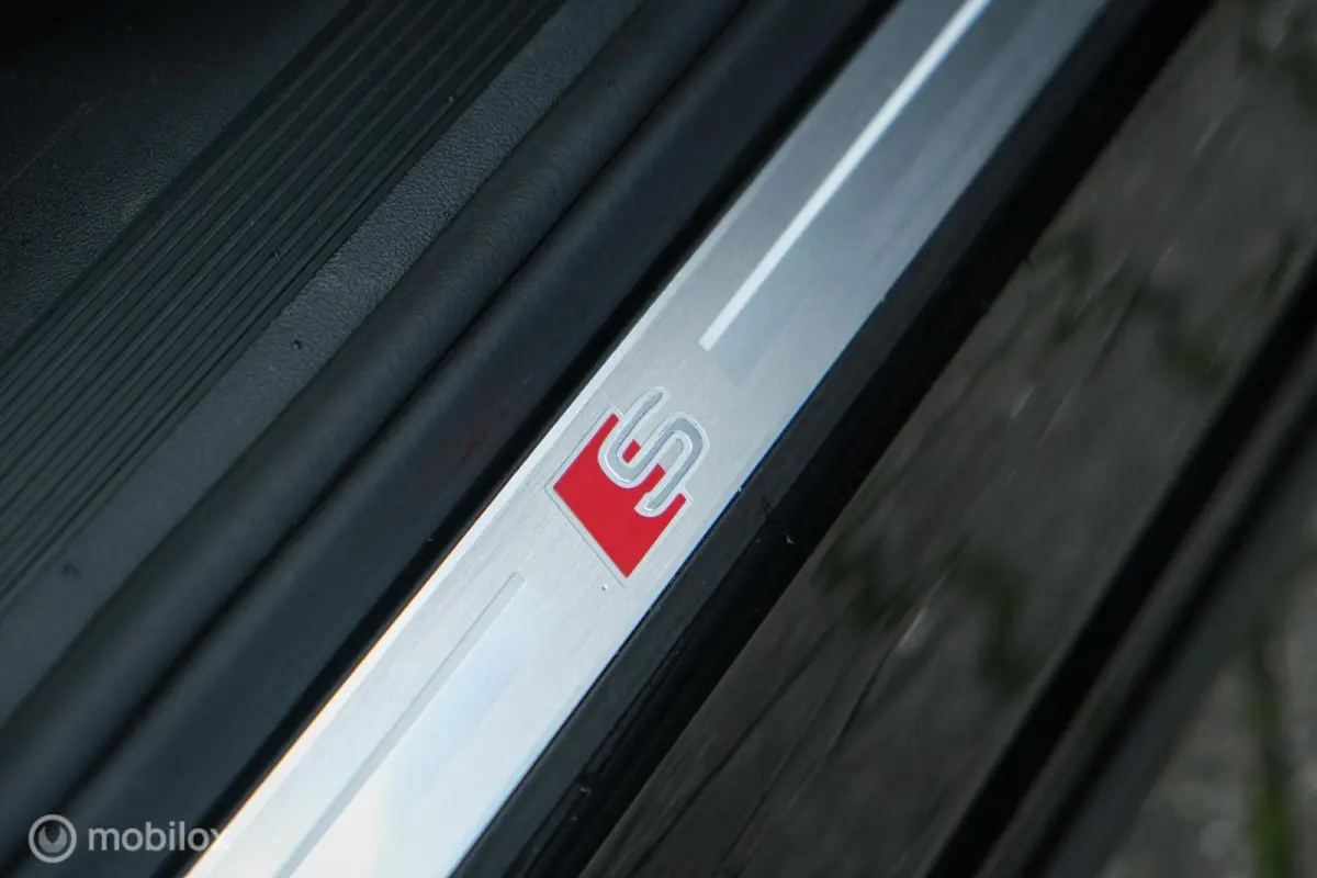 35 Advanced edition S-line 55 kWh | Stoelverwarming | ACC | 20 Inch | Trekhaak | LED | Led matrix | Camera | Sportstoelen