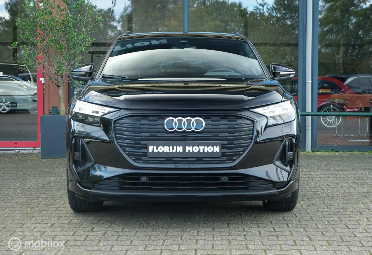 35 Advanced edition S-line 55 kWh | Stoelverwarming | ACC | 20 Inch | Trekhaak | LED | Led matrix | Camera | Sportstoelen