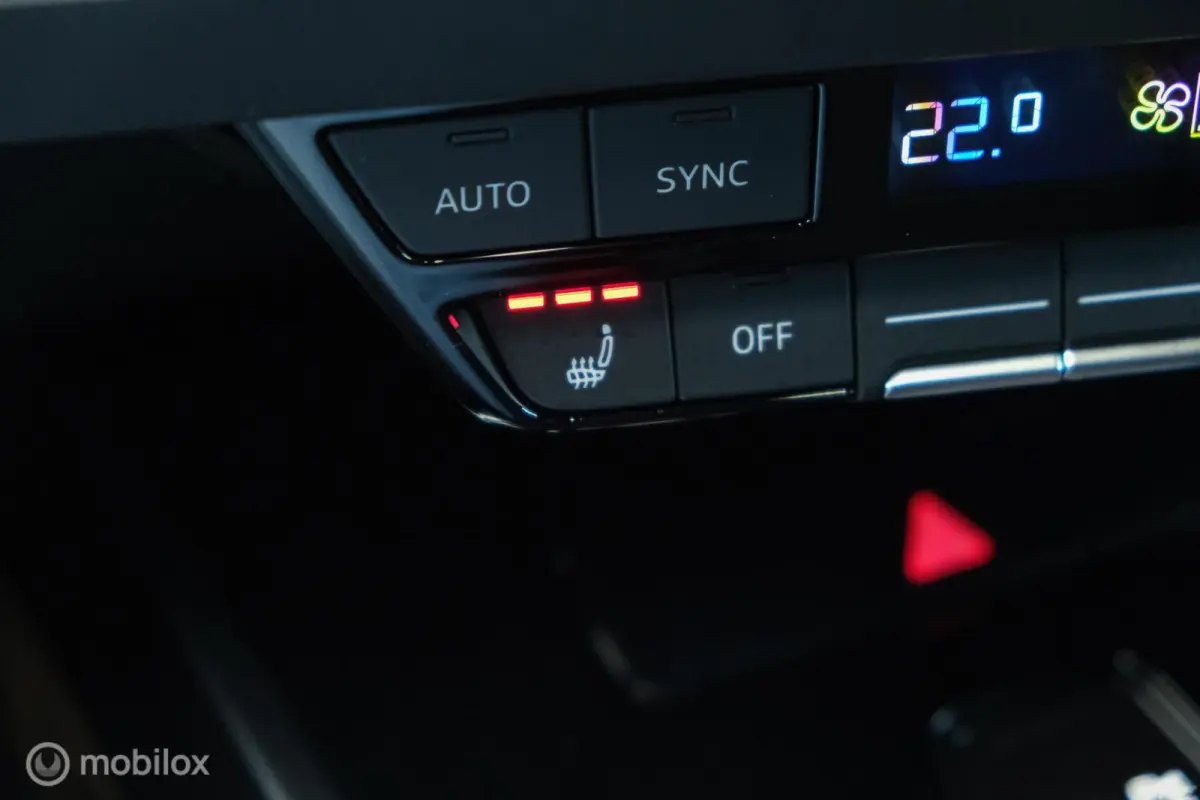 35 Advanced edition S-line 55 kWh | Stoelverwarming | ACC | 20 Inch | Trekhaak | LED | Led matrix | Camera | Sportstoelen