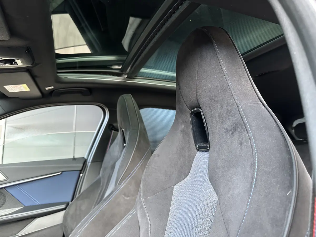 118i AUT M-SPORT | PANODAK | M-Seat | Alcantara | NL-Auto | LED |