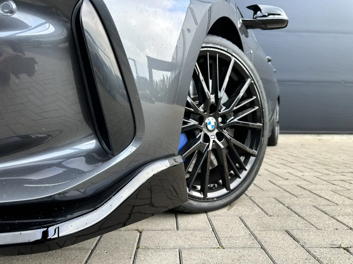 118i AUT M-SPORT | PANODAK | M-Seat | Alcantara | NL-Auto | LED |