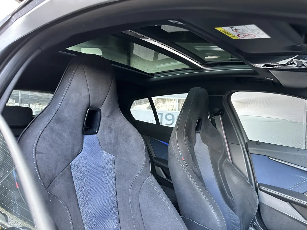 118i AUT M-SPORT | PANODAK | M-Seat | Alcantara | NL-Auto | LED |