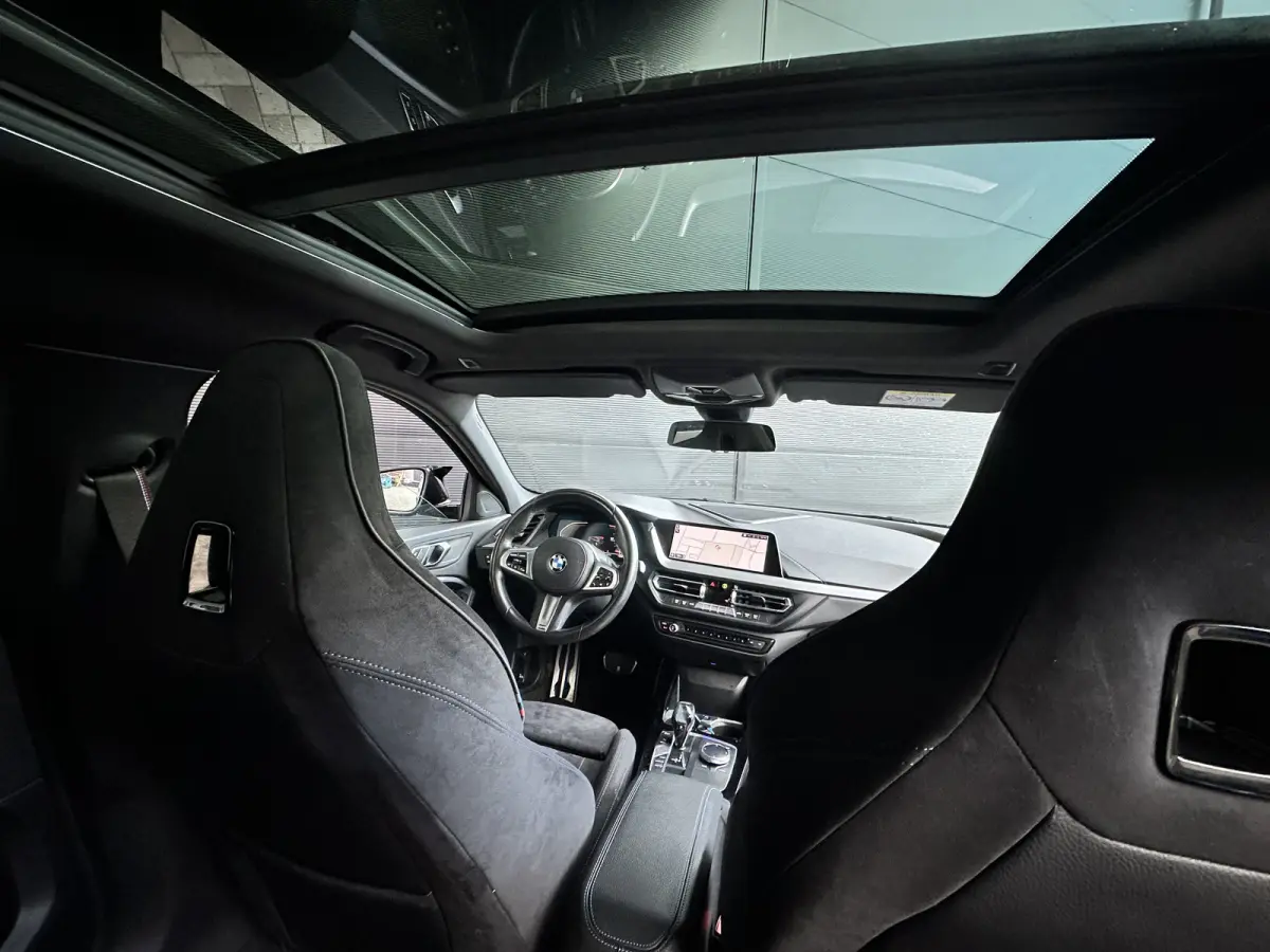 118i AUT M-SPORT | PANODAK | M-Seat | Alcantara | NL-Auto | LED |