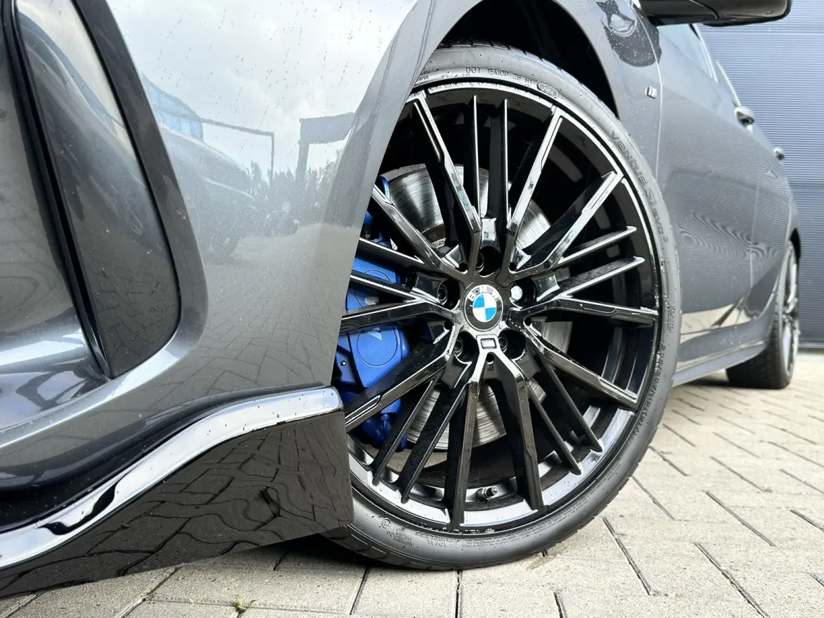 118i AUT M-SPORT | PANODAK | M-Seat | Alcantara | NL-Auto | LED |