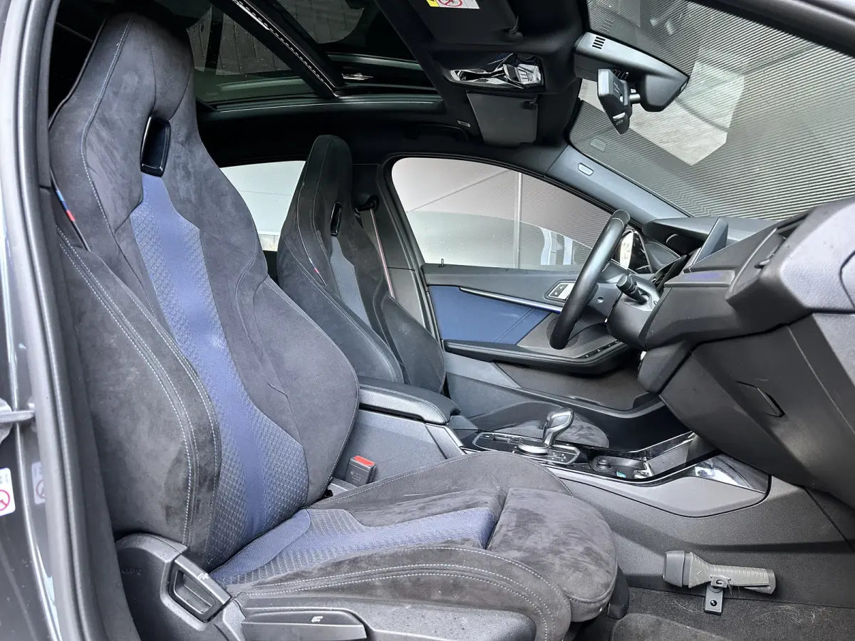 118i AUT M-SPORT | PANODAK | M-Seat | Alcantara | NL-Auto | LED |