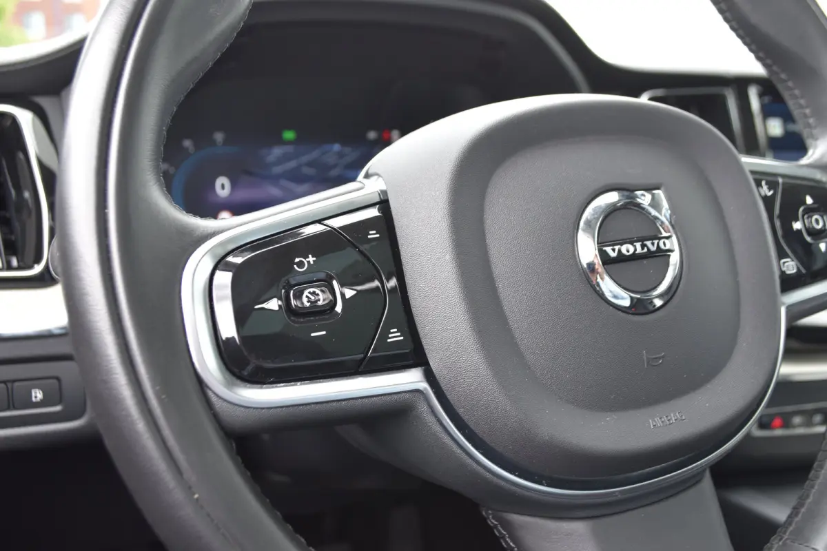 T8 Inscription | Pano | Harman Kardon | Normale Cruise Control!! | Trekhaak |