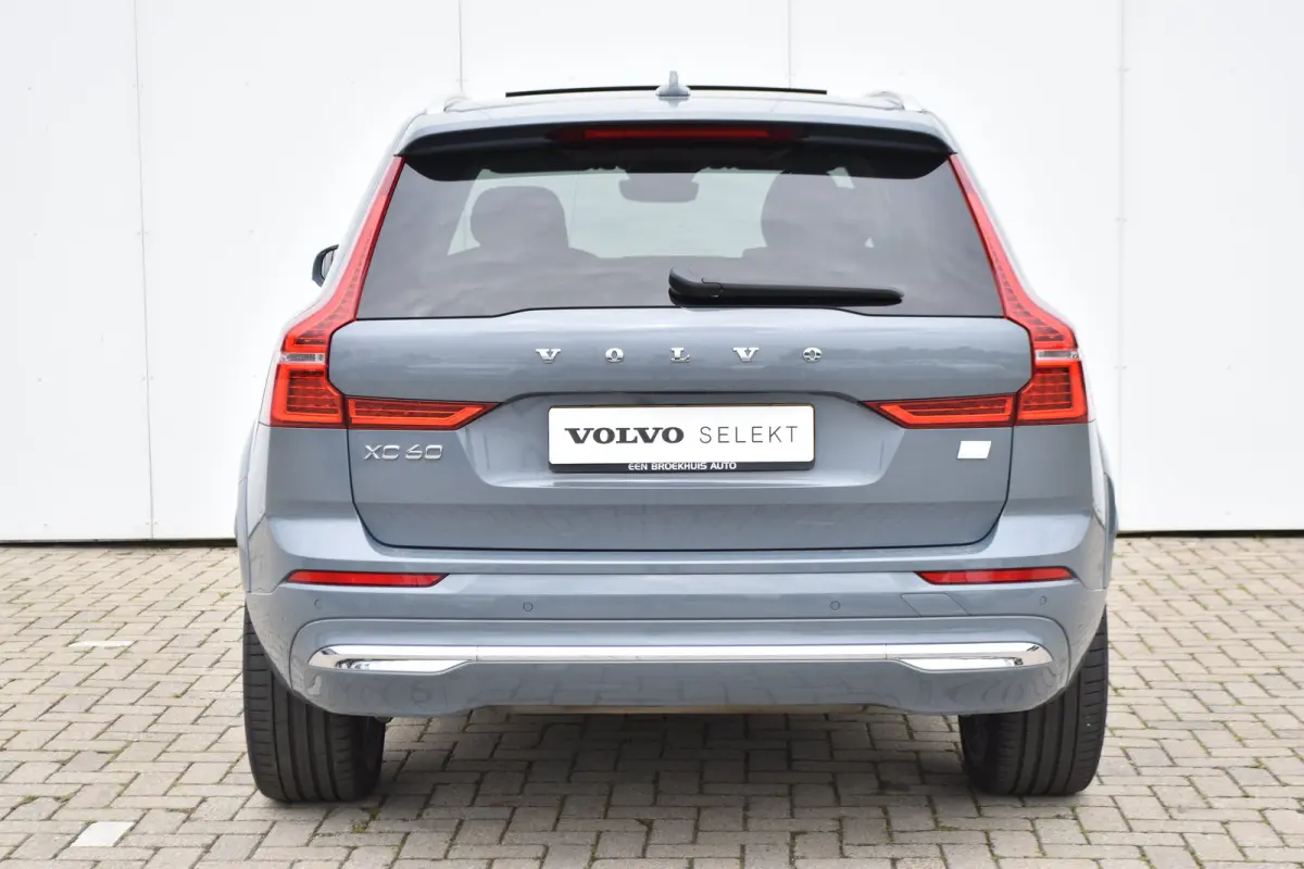 T8 Inscription | Pano | Harman Kardon | Normale Cruise Control!! | Trekhaak |