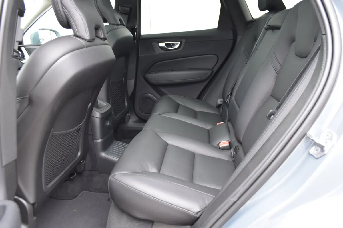 T8 Inscription | Pano | Harman Kardon | Normale Cruise Control!! | Trekhaak |