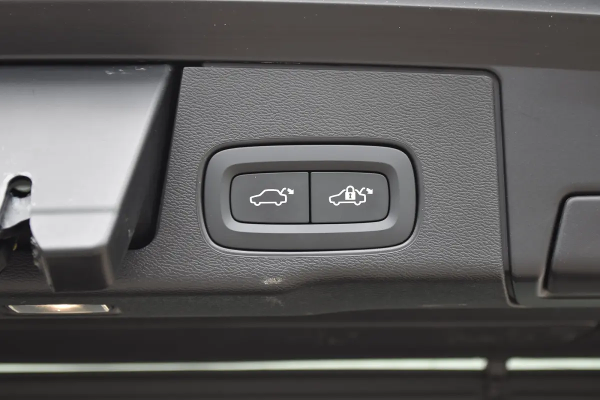 T8 Inscription | Pano | Harman Kardon | Normale Cruise Control!! | Trekhaak |
