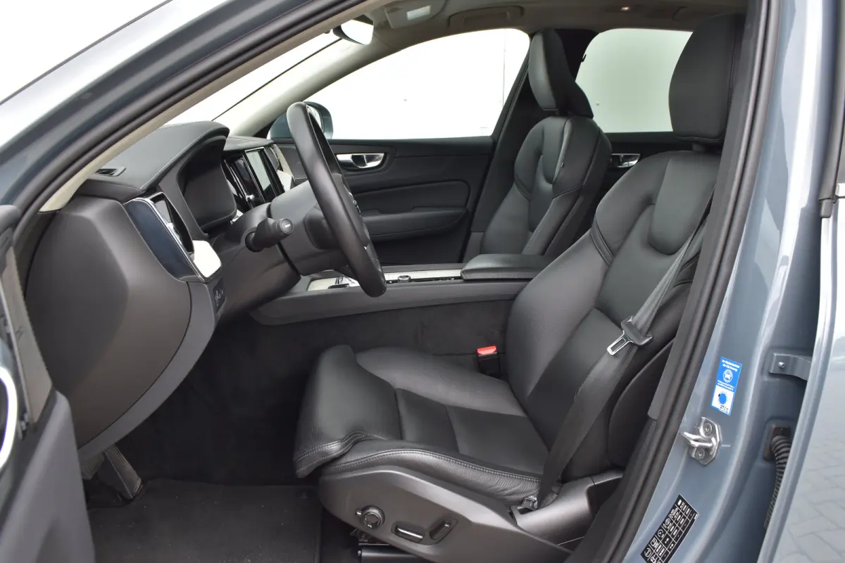 T8 Inscription | Pano | Harman Kardon | Normale Cruise Control!! | Trekhaak |