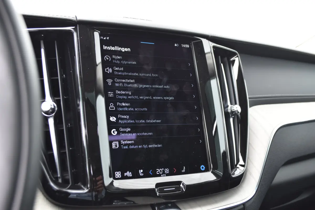 T8 Inscription | Pano | Harman Kardon | Normale Cruise Control!! | Trekhaak |