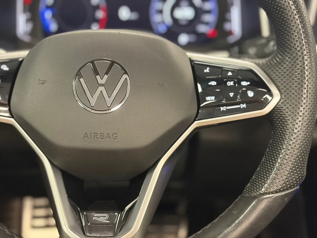 1.5 TSI R-Line*Winterpakket*Apple/ Anroid*PDC*LED*Navi*Camera*