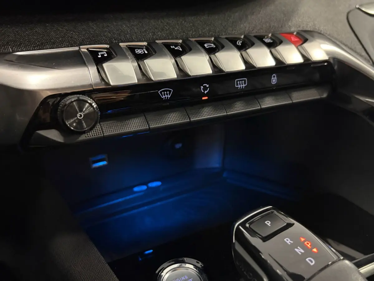 1.2 PureTech Allure*Automaat*Leder*Electr-Klep*Cruise-Control*Xenon*