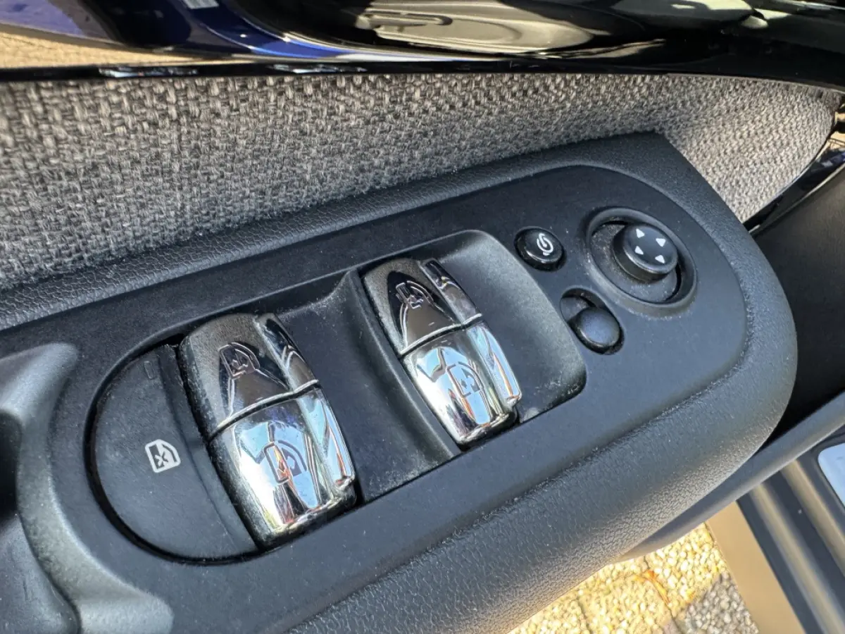 1.5 Cooper Business Edition | HUD | Cruise | Climate