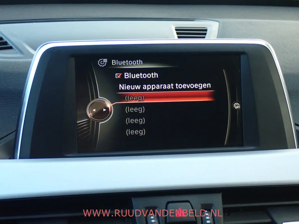 sDrive18i AUTOMAAT / CRUISE / PDC / NAVI / STOELVERWARMING