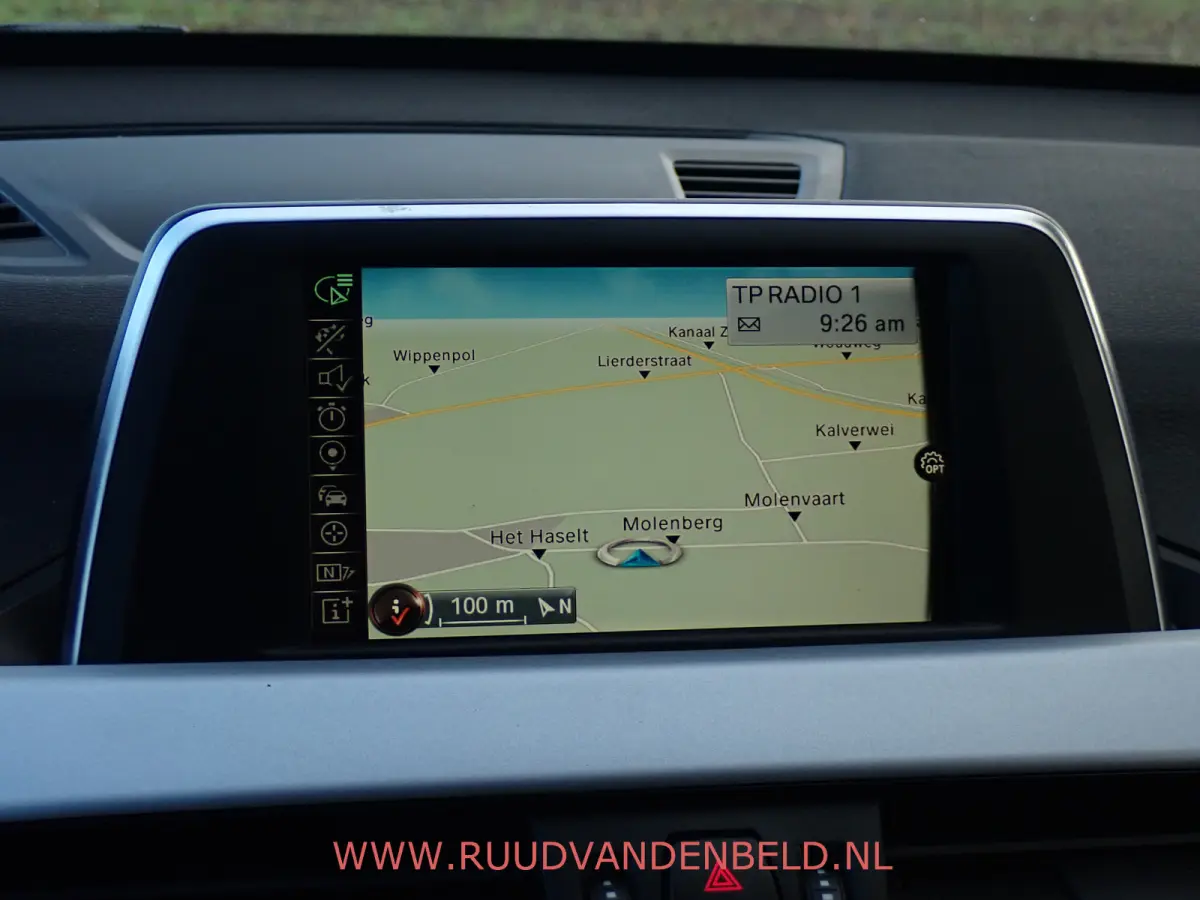sDrive18i AUTOMAAT / CRUISE / PDC / NAVI / STOELVERWARMING
