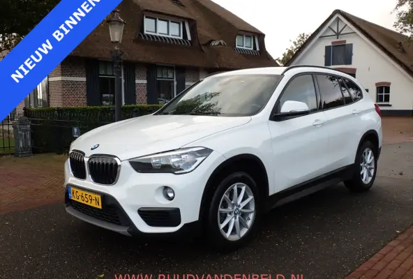 sDrive18i AUTOMAAT / CRUISE / PDC / NAVI / STOELVERWARMING