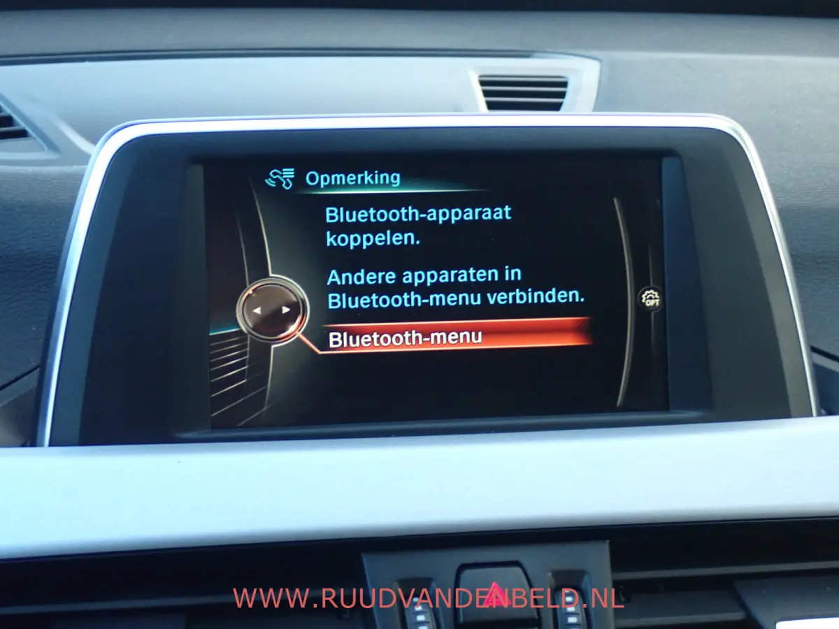 sDrive18i AUTOMAAT / CRUISE / PDC / NAVI / STOELVERWARMING
