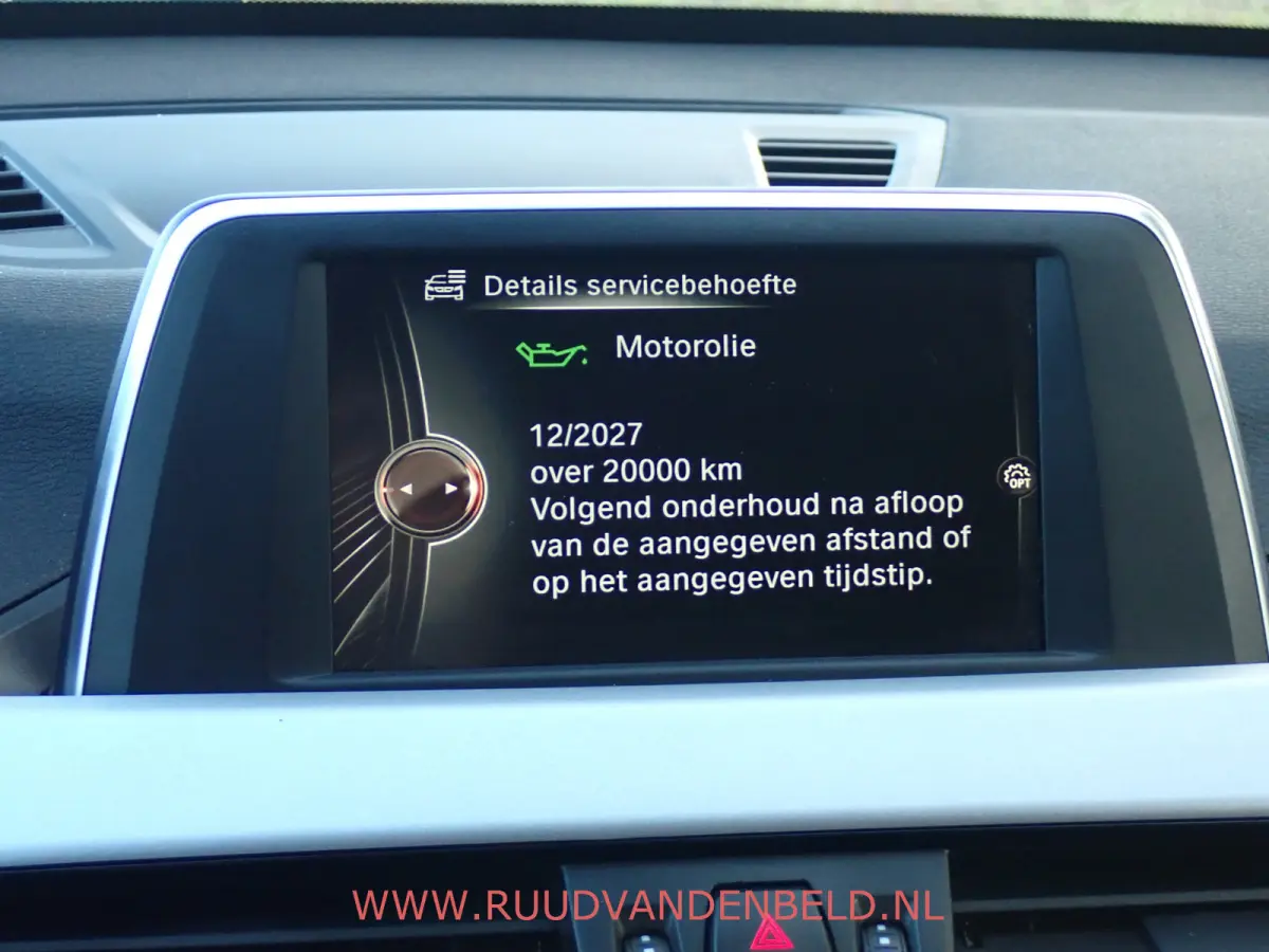 sDrive18i AUTOMAAT / CRUISE / PDC / NAVI / STOELVERWARMING