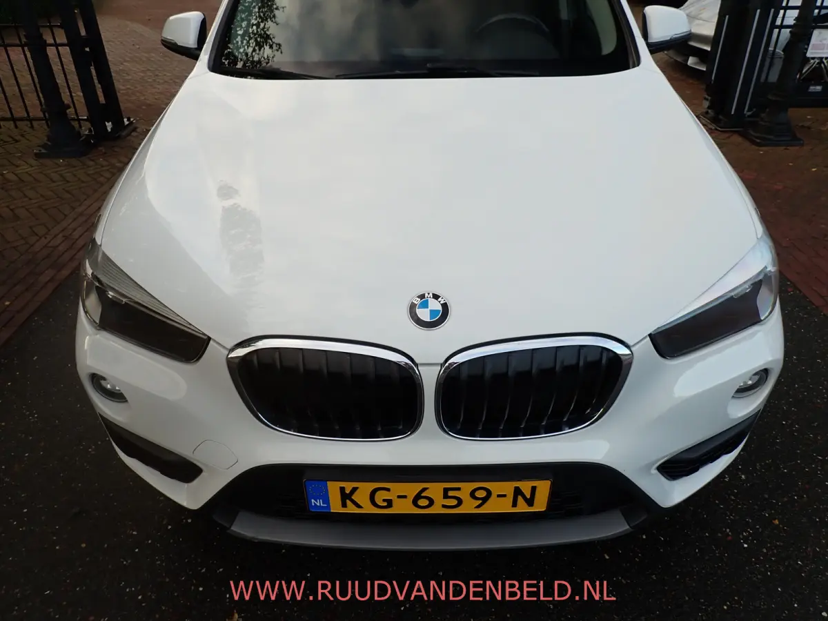 sDrive18i AUTOMAAT / CRUISE / PDC / NAVI / STOELVERWARMING