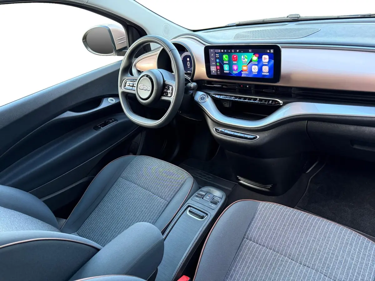 Icon 42 kWh | Keyless | Stoelverwarming | Camera | Lane Assist | Adaptive Cruise | Apple Carplay | Android Auto | LED | Lichtmetalen velgen | 1 Jaar Bovag Garantie