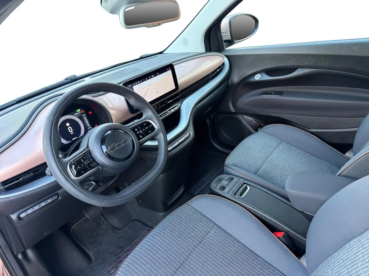 Icon 42 kWh | Keyless | Stoelverwarming | Camera | Lane Assist | Adaptive Cruise | Apple Carplay | Android Auto | LED | Lichtmetalen velgen | 1 Jaar Bovag Garantie