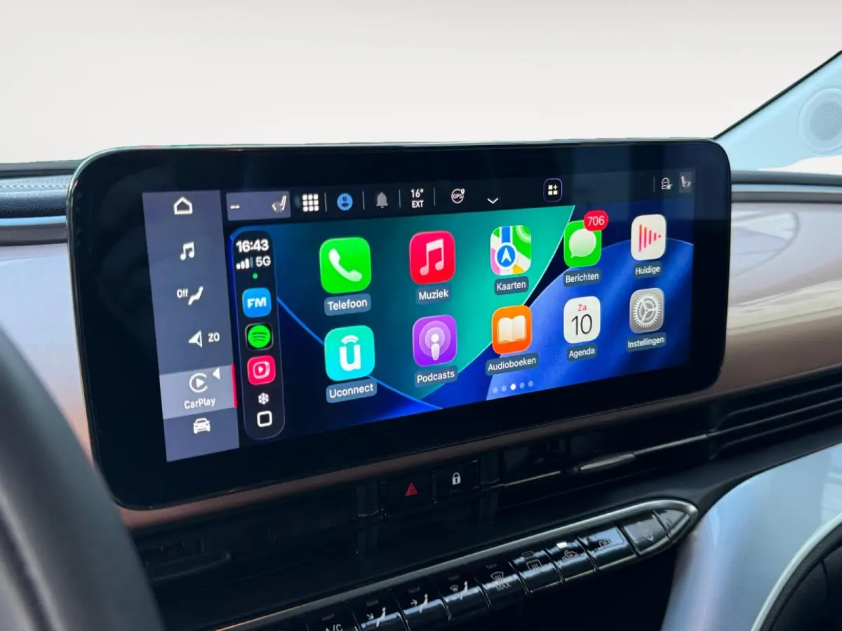 Icon 42 kWh | Keyless | Stoelverwarming | Camera | Lane Assist | Adaptive Cruise | Apple Carplay | Android Auto | LED | Lichtmetalen velgen | 1 Jaar Bovag Garantie