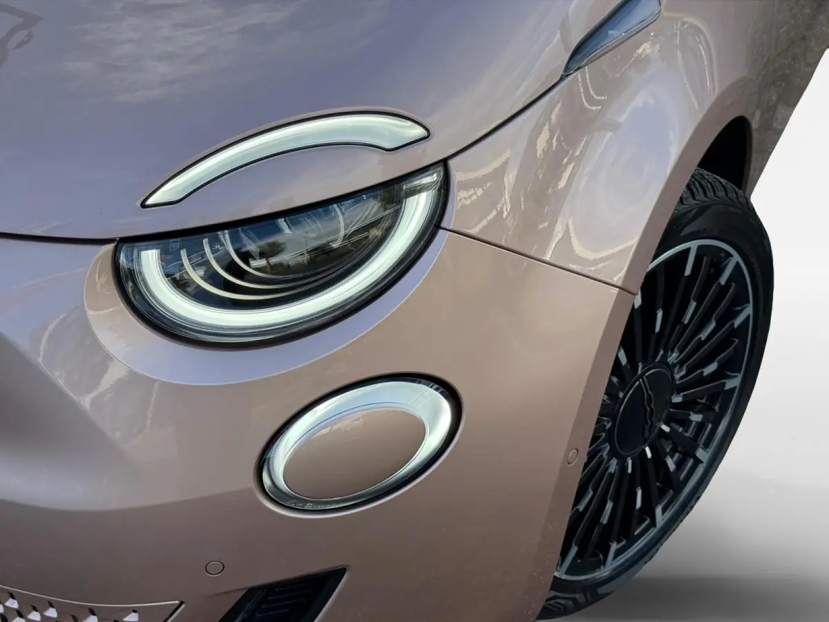 Icon 42 kWh | Keyless | Stoelverwarming | Camera | Lane Assist | Adaptive Cruise | Apple Carplay | Android Auto | LED | Lichtmetalen velgen | 1 Jaar Bovag Garantie