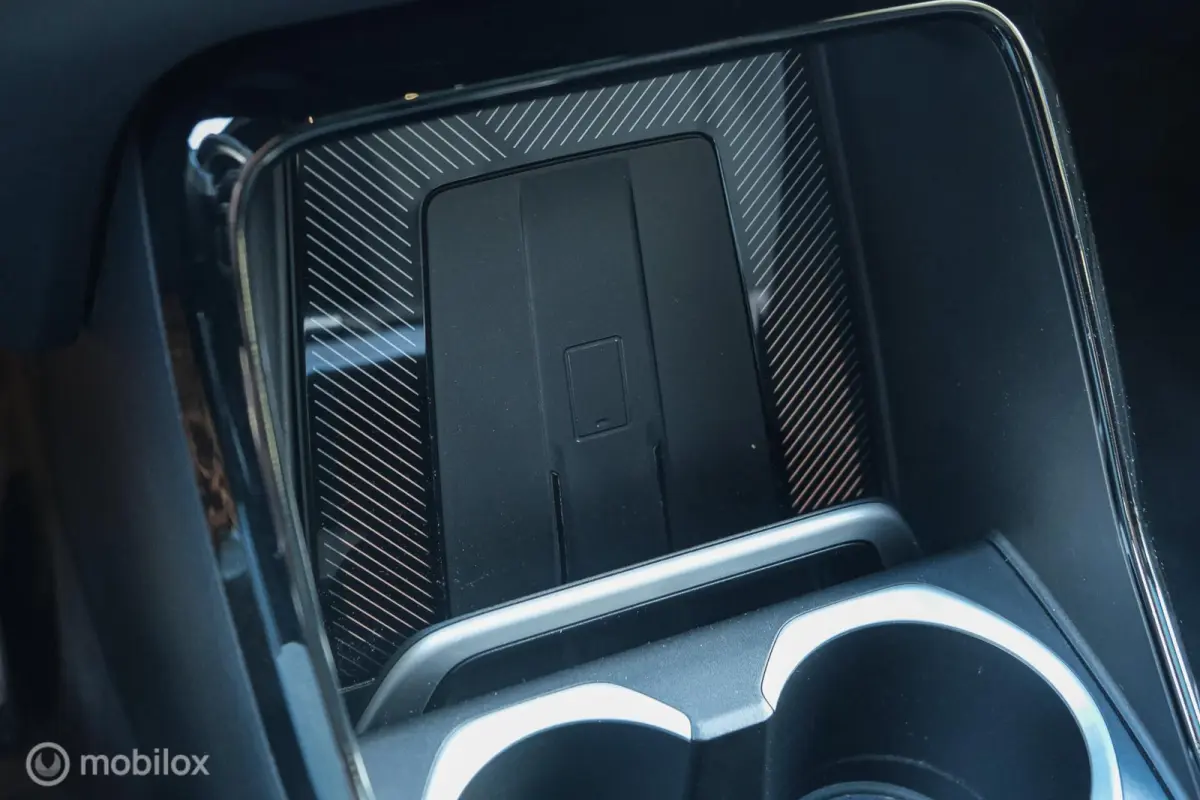 eDrive20 67 kWh | 100% SOH | M-Sportpakket | Harman Kardon | Pano | Trekhaak | ACC | Camera | M-Sportpakket Pro | Stoelverwarming | LED |