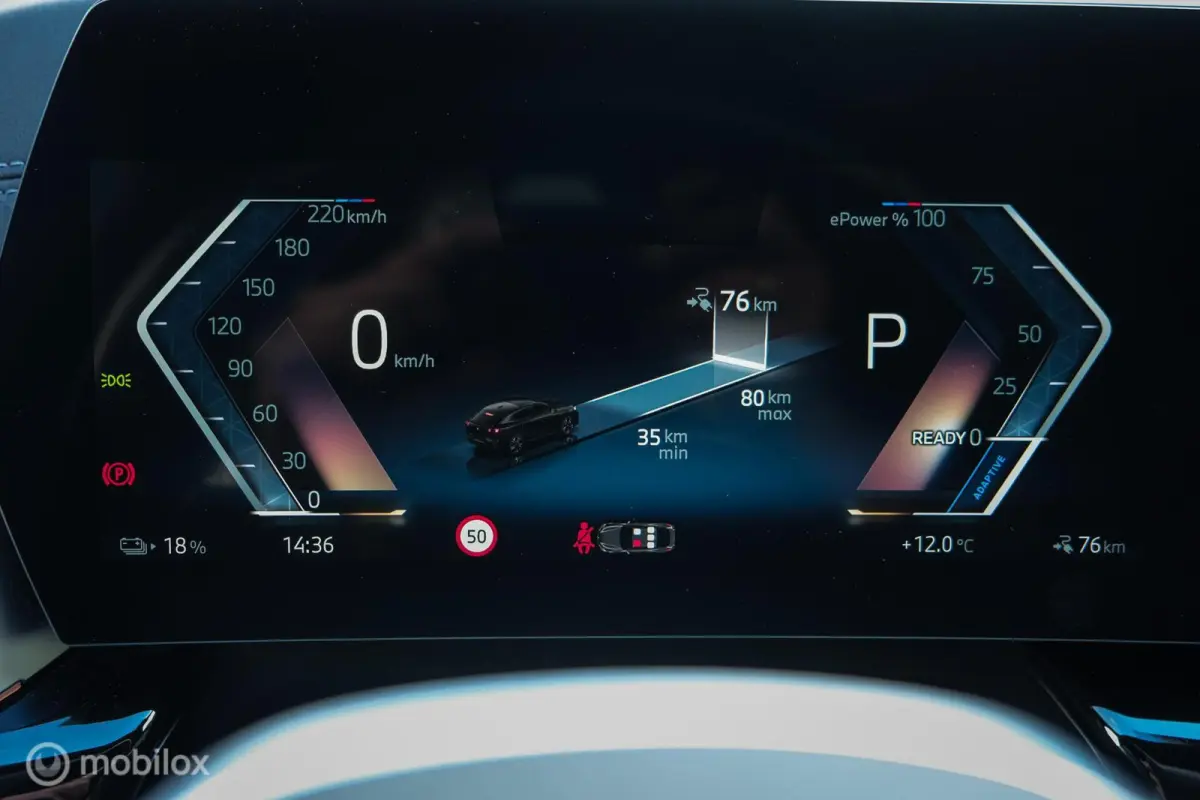 eDrive20 67 kWh | 100% SOH | M-Sportpakket | Harman Kardon | Pano | Trekhaak | ACC | Camera | M-Sportpakket Pro | Stoelverwarming | LED |