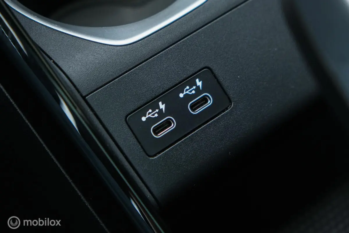 eDrive20 67 kWh | 100% SOH | M-Sportpakket | Harman Kardon | Pano | Trekhaak | ACC | Camera | M-Sportpakket Pro | Stoelverwarming | LED |