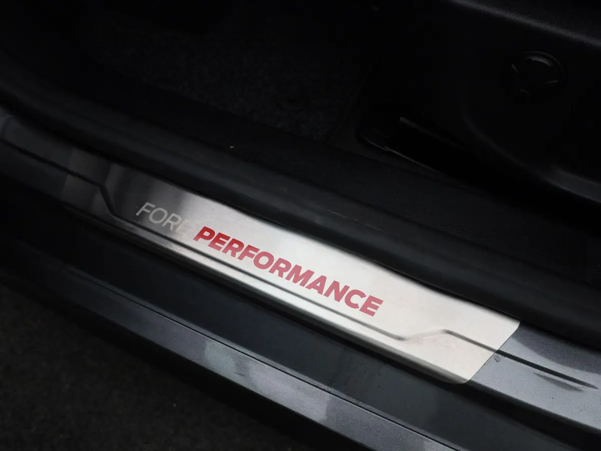 1.5 Ecoboost ST-X | 200 pk | Sportstoelen | Performance Pack | Winter Pack | LED