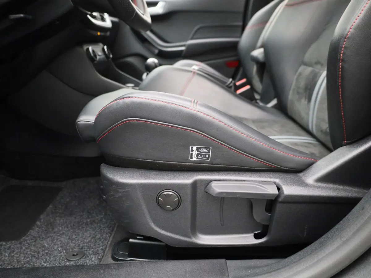 1.5 Ecoboost ST-X | 200 pk | Sportstoelen | Performance Pack | Winter Pack | LED