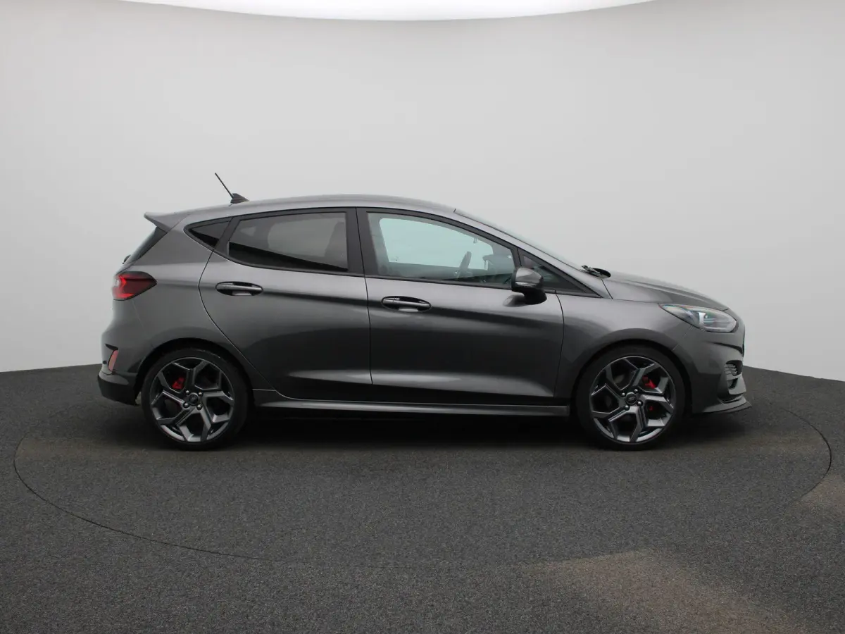 1.5 Ecoboost ST-X | 200 pk | Sportstoelen | Performance Pack | Winter Pack | LED