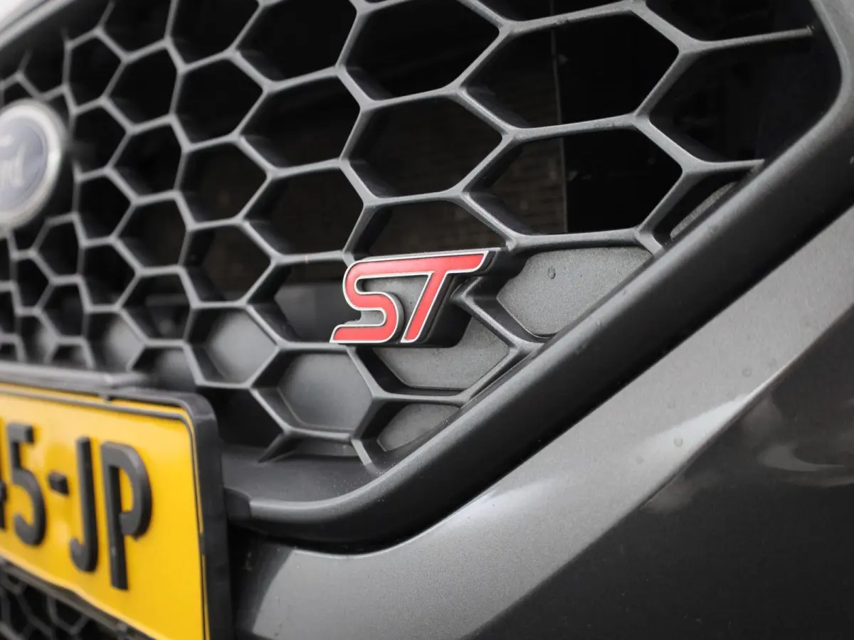 1.5 Ecoboost ST-X | 200 pk | Sportstoelen | Performance Pack | Winter Pack | LED