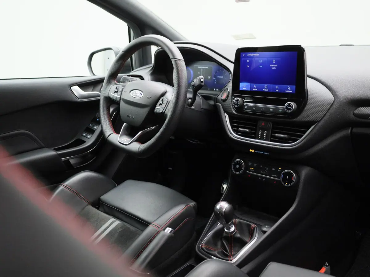 1.5 Ecoboost ST-X | 200 pk | Sportstoelen | Performance Pack | Winter Pack | LED