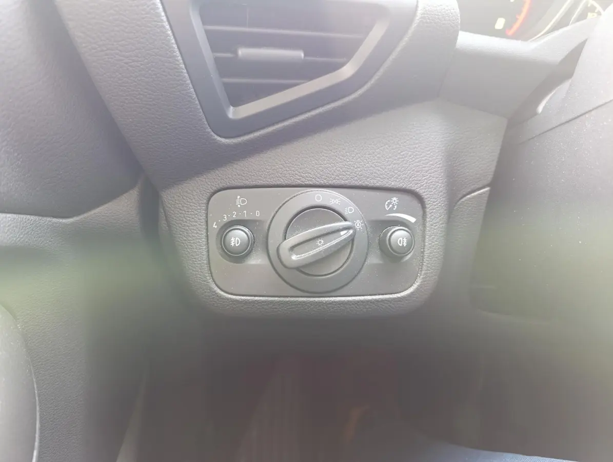 1.5 EcoBoost Titanium | 1e-eigenaar | 1800kg trekgewicht | Trekhaak | Elek. Achterklep | Stoel/voorruitverwarming | Camera | Sony-audio