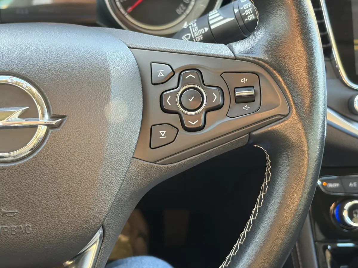 1.0 Innovation ✓1e Eigenaar✓Camera✓Trekhaak✓Carplay✓Navi✓Halfleder✓105pk✓Pdc V+A✓Recent beurt gehad✓Clima✓Cruise✓Rijstrooksensor✓N.A.P✓Apk tot 10-2027