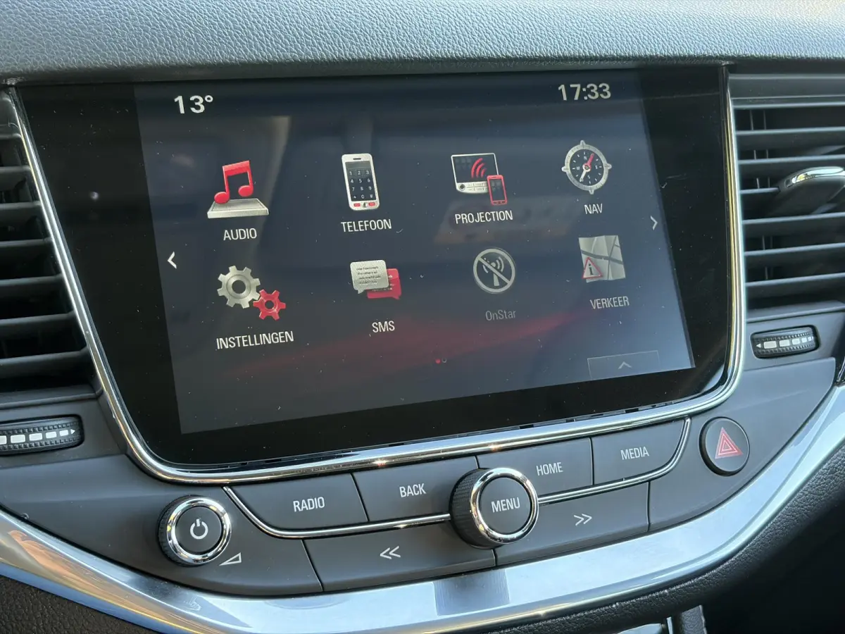 1.0 Innovation ✓1e Eigenaar✓Camera✓Trekhaak✓Carplay✓Navi✓Halfleder✓105pk✓Pdc V+A✓Recent beurt gehad✓Clima✓Cruise✓Rijstrooksensor✓N.A.P✓Apk tot 10-2027