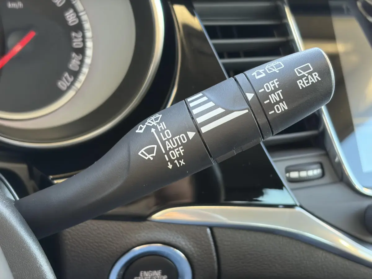 1.0 Innovation ✓1e Eigenaar✓Camera✓Trekhaak✓Carplay✓Navi✓Halfleder✓105pk✓Pdc V+A✓Recent beurt gehad✓Clima✓Cruise✓Rijstrooksensor✓N.A.P✓Apk tot 10-2027