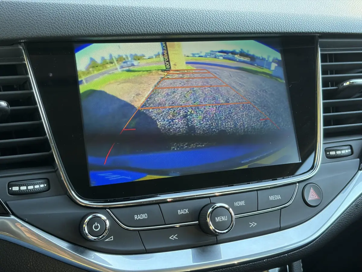 1.0 Innovation ✓1e Eigenaar✓Camera✓Trekhaak✓Carplay✓Navi✓Halfleder✓105pk✓Pdc V+A✓Recent beurt gehad✓Clima✓Cruise✓Rijstrooksensor✓N.A.P✓Apk tot 10-2027