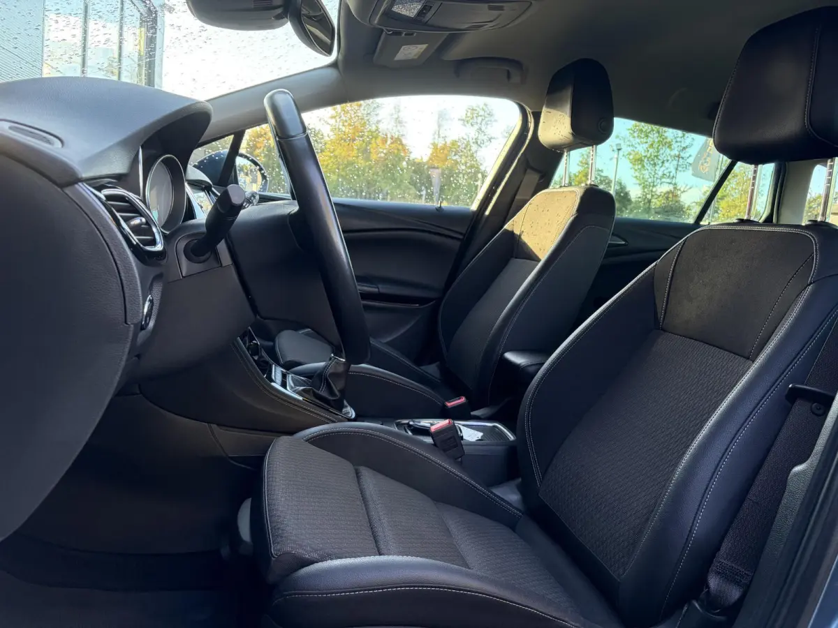 1.0 Innovation ✓1e Eigenaar✓Camera✓Trekhaak✓Carplay✓Navi✓Halfleder✓105pk✓Pdc V+A✓Recent beurt gehad✓Clima✓Cruise✓Rijstrooksensor✓N.A.P✓Apk tot 10-2027