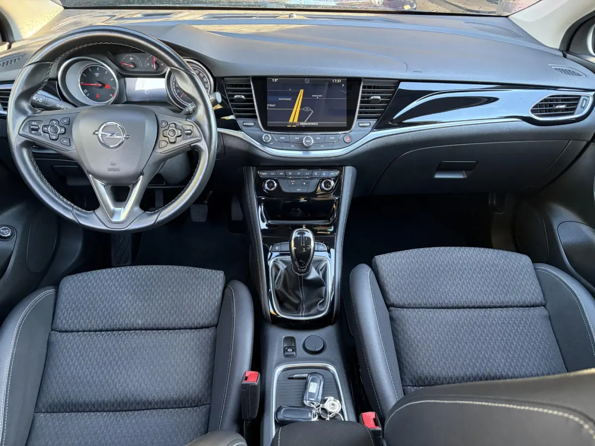 1.0 Innovation ✓1e Eigenaar✓Camera✓Trekhaak✓Carplay✓Navi✓Halfleder✓105pk✓Pdc V+A✓Recent beurt gehad✓Clima✓Cruise✓Rijstrooksensor✓N.A.P✓Apk tot 10-2027