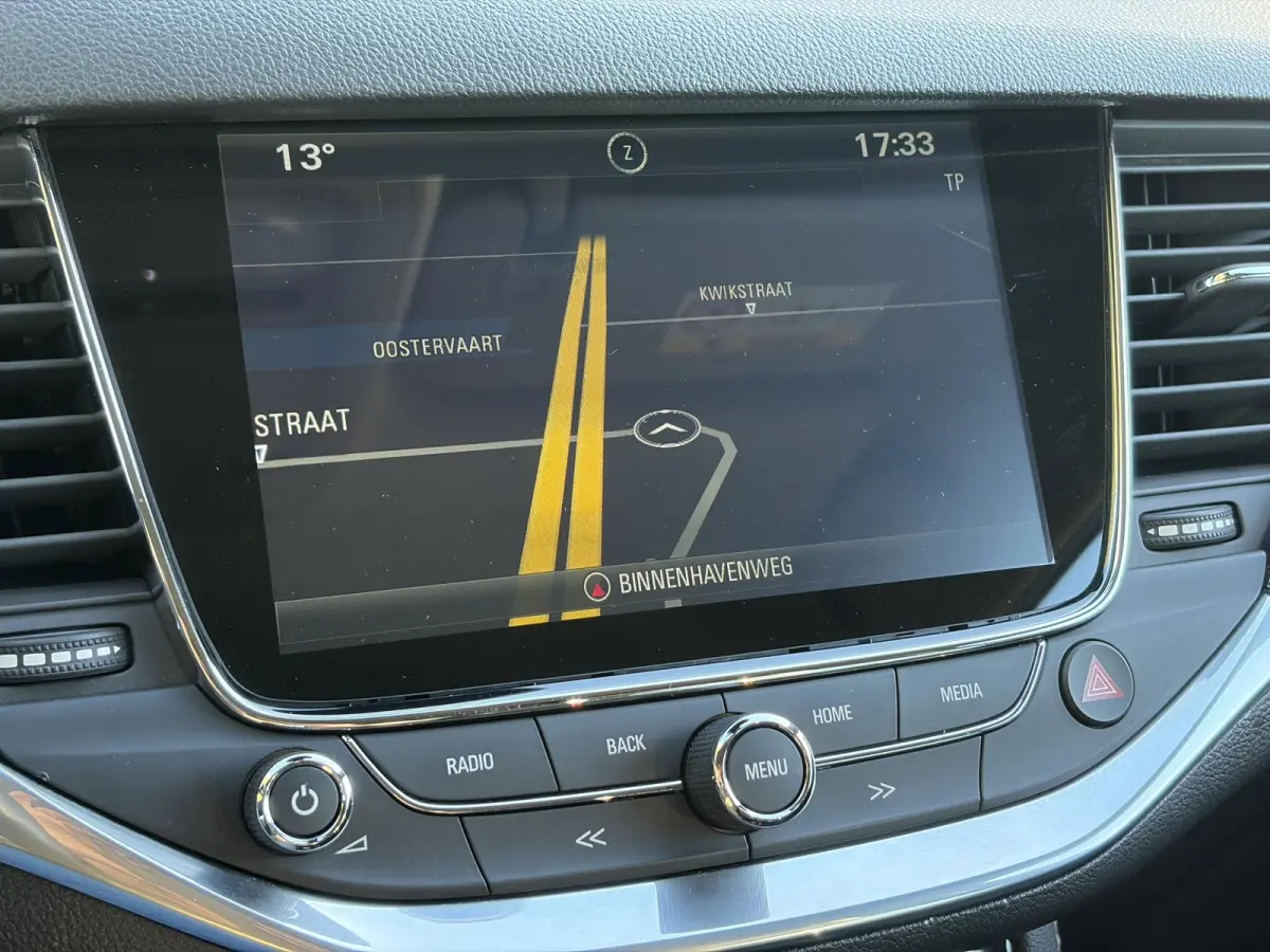1.0 Innovation ✓1e Eigenaar✓Camera✓Trekhaak✓Carplay✓Navi✓Halfleder✓105pk✓Pdc V+A✓Recent beurt gehad✓Clima✓Cruise✓Rijstrooksensor✓N.A.P✓Apk tot 10-2027