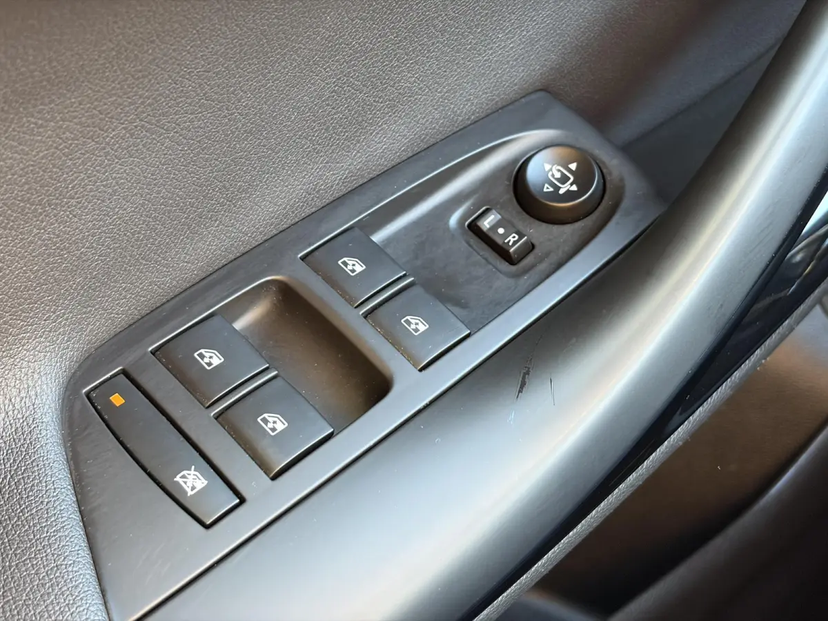 1.0 Innovation ✓1e Eigenaar✓Camera✓Trekhaak✓Carplay✓Navi✓Halfleder✓105pk✓Pdc V+A✓Recent beurt gehad✓Clima✓Cruise✓Rijstrooksensor✓N.A.P✓Apk tot 10-2027